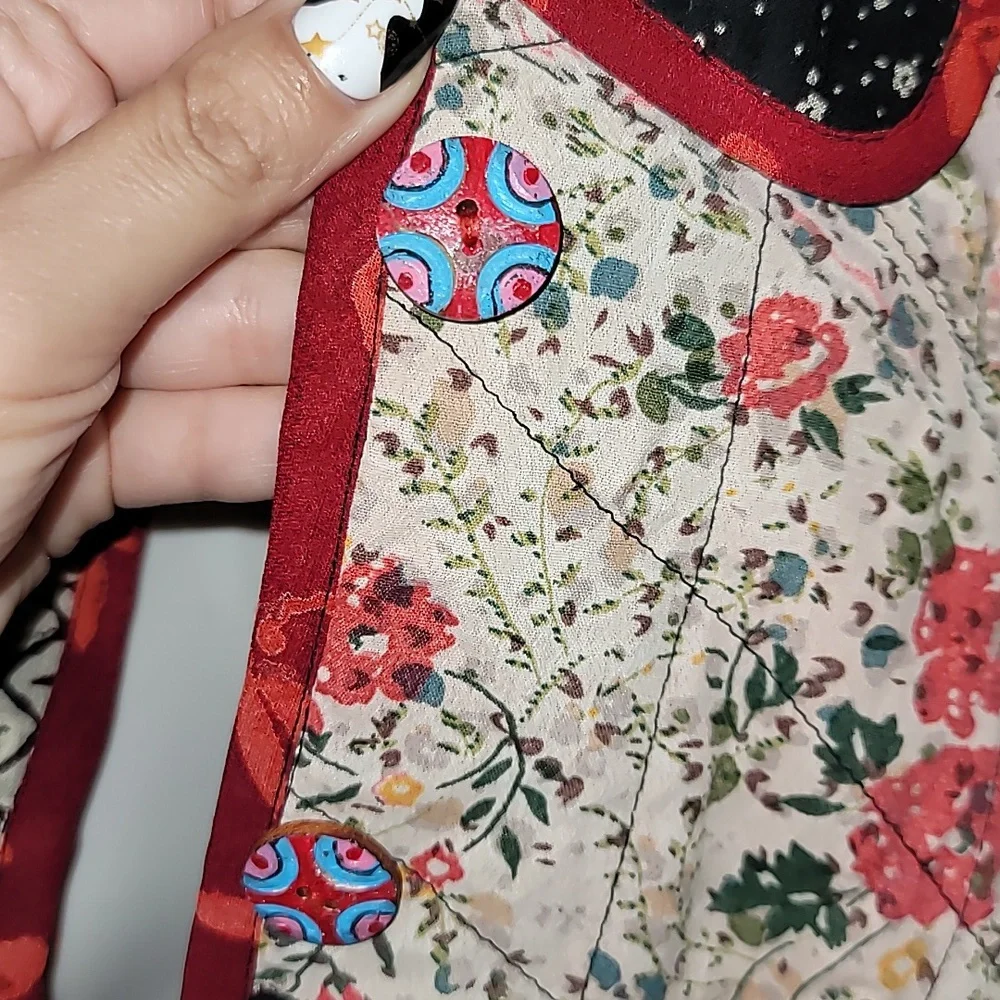 Patchwork jacket small quilted design all over floral print pockets rayon